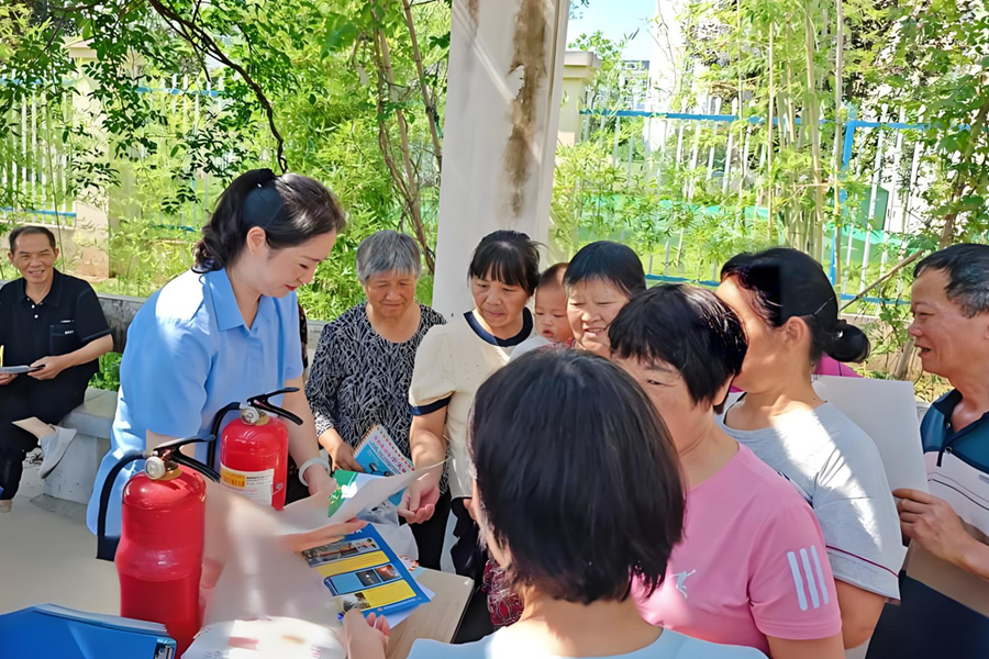 筑牢安全防線！正誠智服“安全宣傳咨詢?nèi)铡?   活動守護(hù)萬家平安